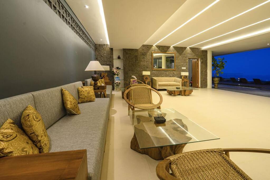 Grand Villa Uluwatu Ungasan  Exterior photo